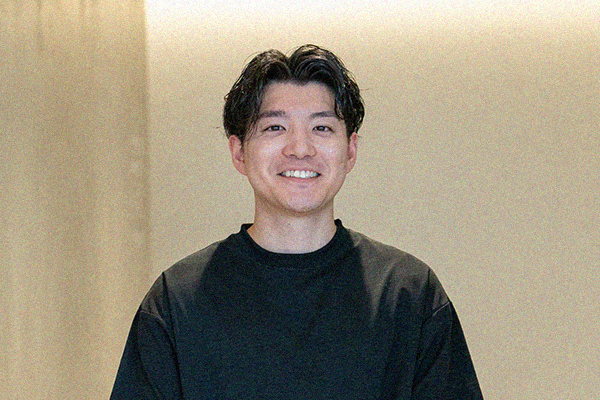 採用担当 鈴木