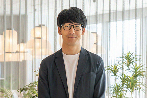 採用担当 新森