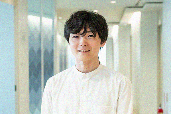 採用担当 根津